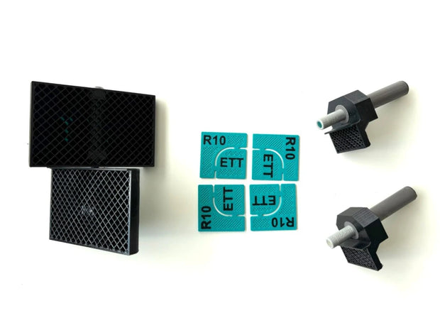 Pārbaudes durvju sistēma EasyToTile R10 – 2× Šarnīri + 2× Klikšķa mehānismi