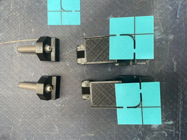 Magnētiskā Pārbaudes Durvju Sistēma EasyToTile Loka Stūrim R10 (Rādiuss R10)